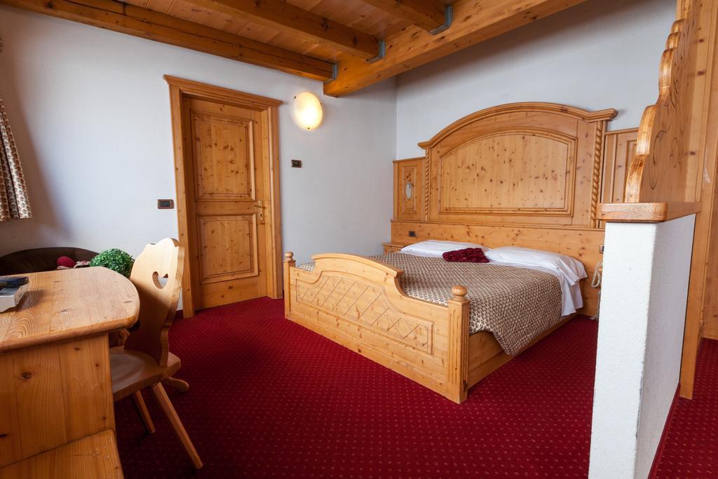 Sporting Hotel Пасо дел Тонале Екстериор снимка