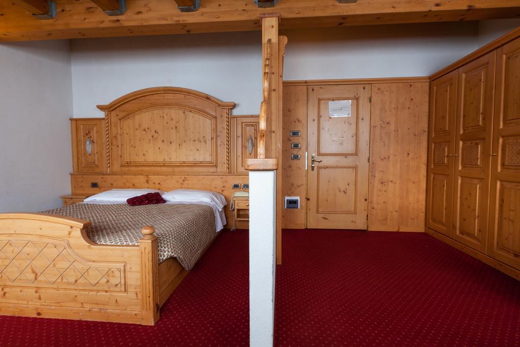 Sporting Hotel Пасо дел Тонале Екстериор снимка