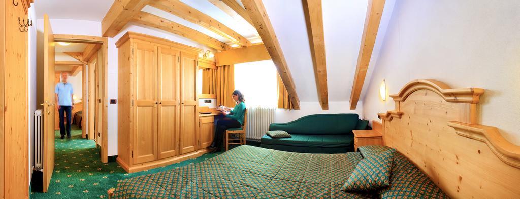 Sporting Hotel Пасо дел Тонале Екстериор снимка