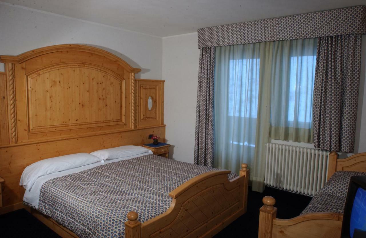 Sporting Hotel Пасо дел Тонале Екстериор снимка